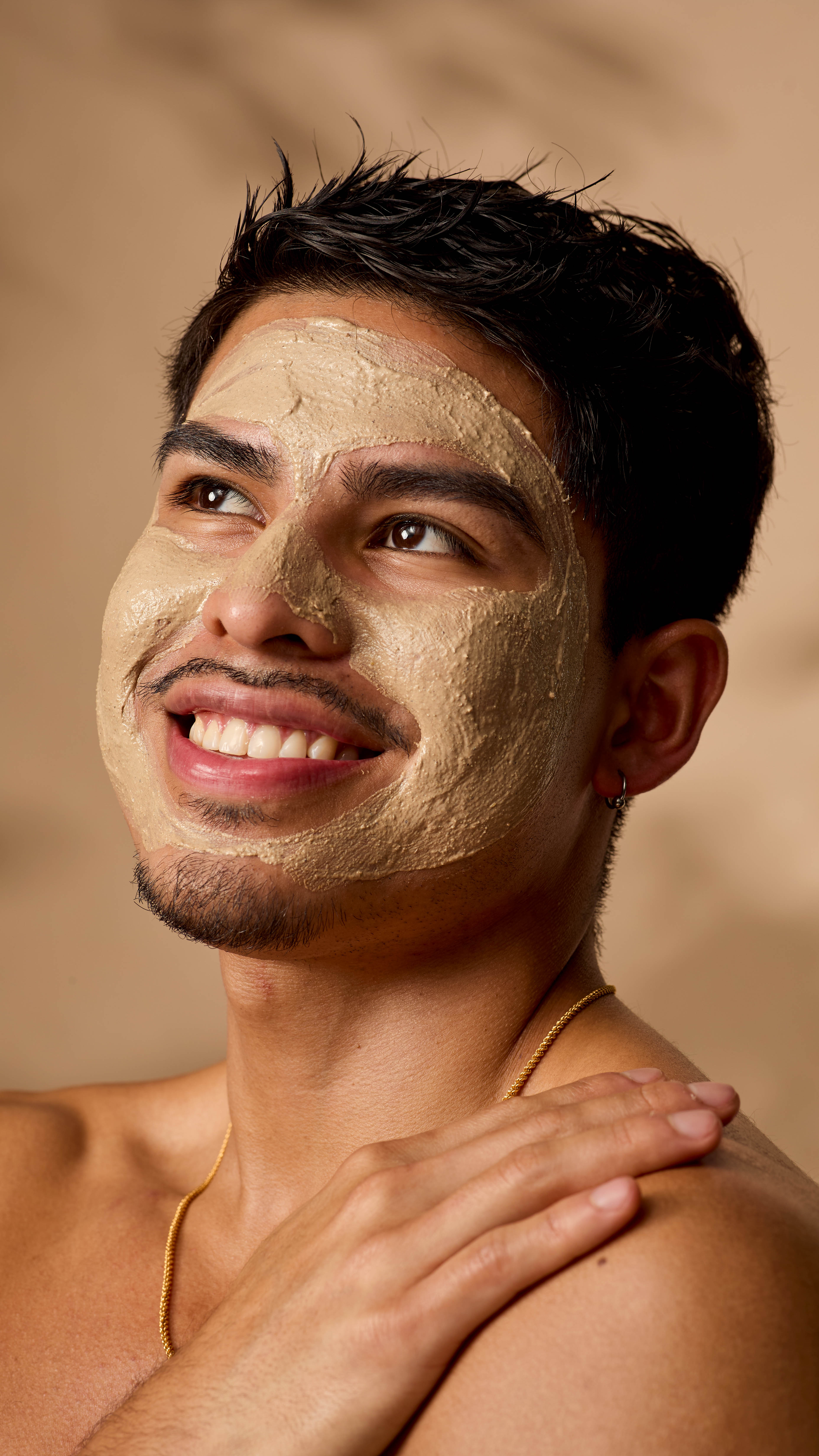 عائشة قناع للوجه